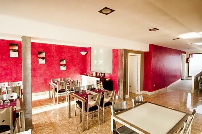 Hostal Catedritos Ibericos A-5 Km 154 A 5 Km De Oropesa A 1 Km De Herreruela De Oropesa Kültér fotó